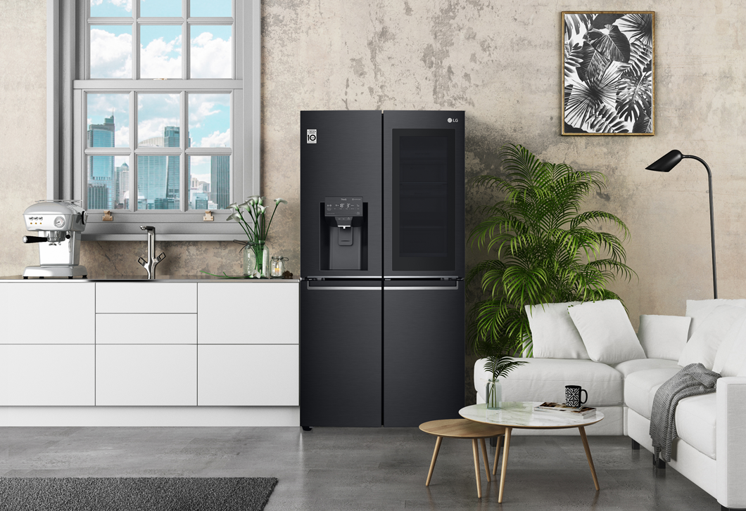 Fekete LG modell hűtőszekrény