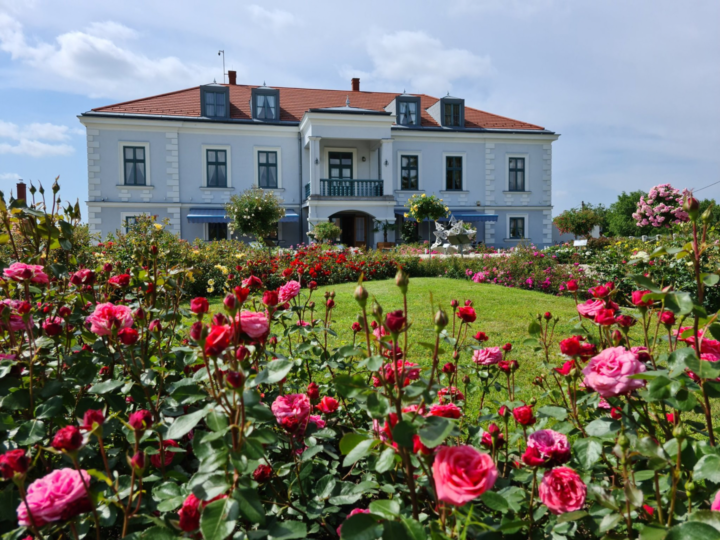 Luby-kastély és Rosarium