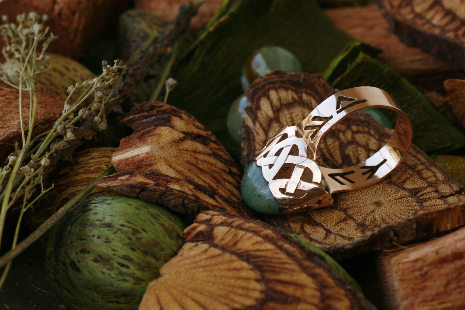 rúna mintás gyűrű