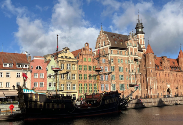 A megsemmisüléstől az újjászületésig – Gdansk és a Hármasváros